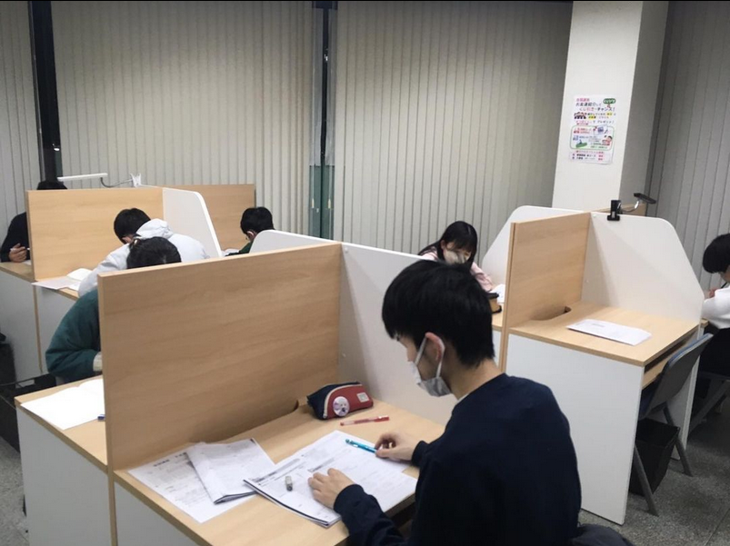 Instagram「駅前校、高校生の春期講座」